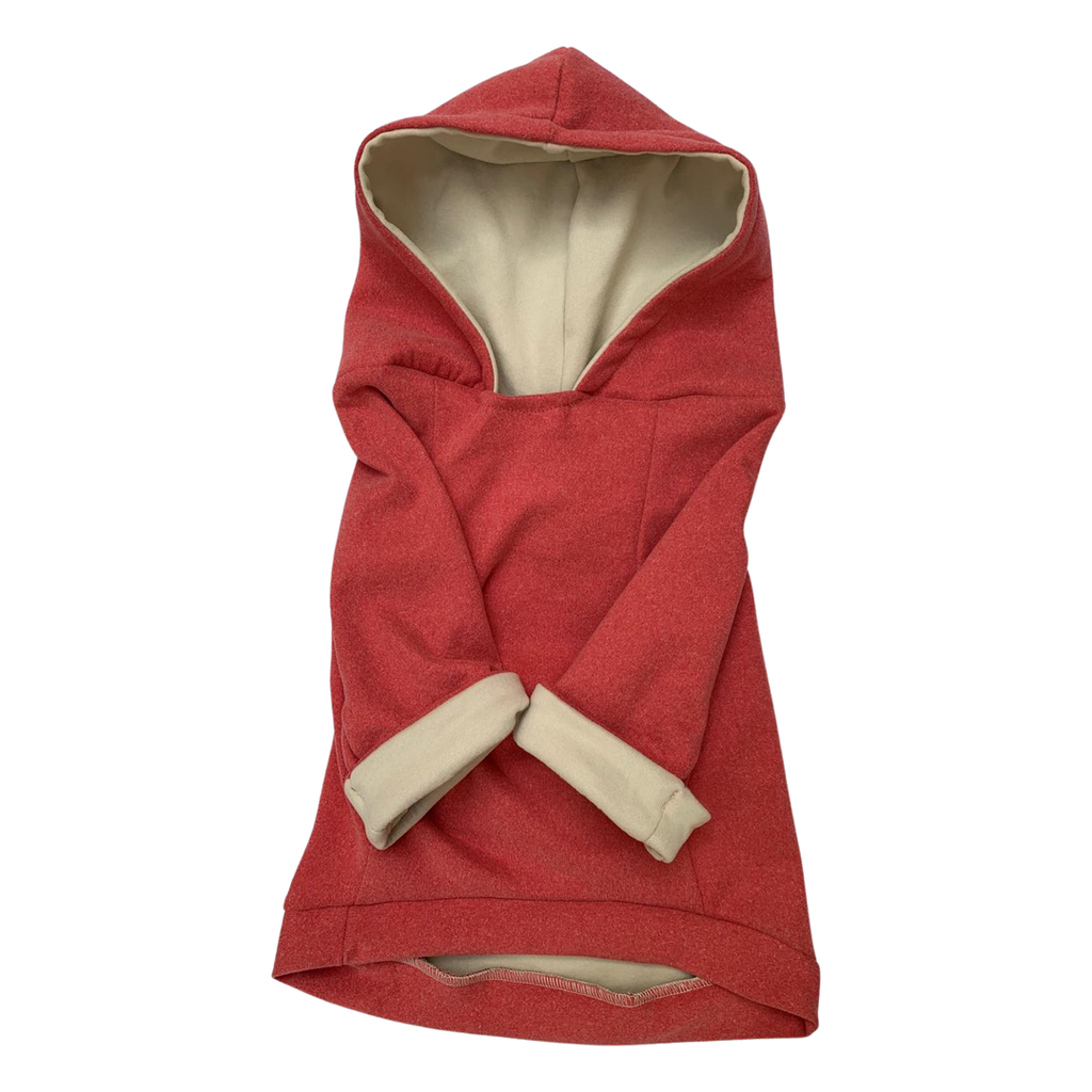 Hoddie. Sudadera deportiva roja. Outfit con estilo